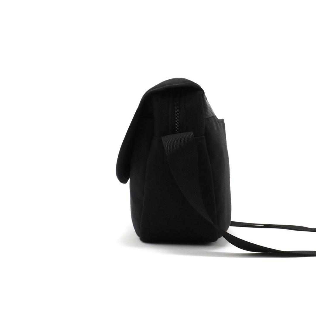Round Flap Shoulder Bag Sweat l CHUMS