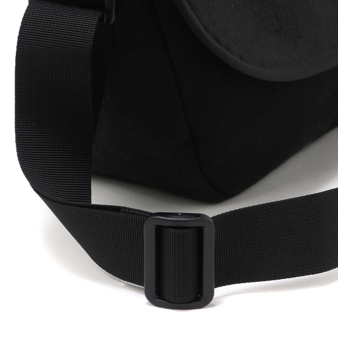 Round Flap Shoulder Bag Sweat l CHUMS